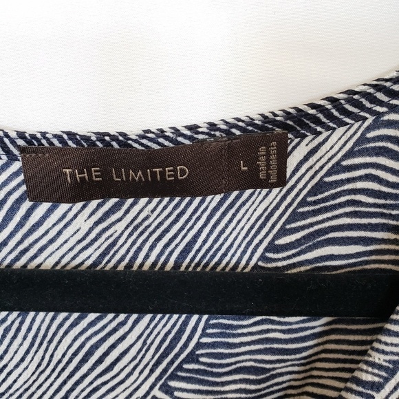 THE Limited multi-directional stripe ruffle - Picture 6 of 7